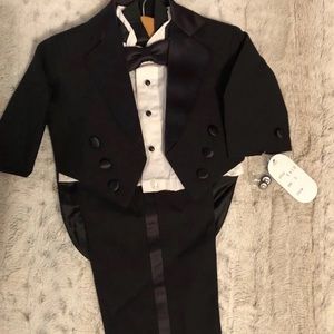 Boys 5 piece tuxedo black and white